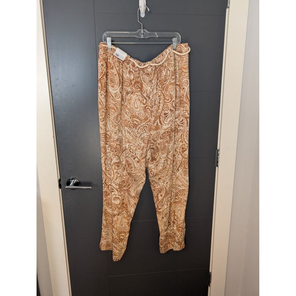NWT Lane Bryant Printed Woven Straight Ankle Pants in Paisley - 18 - Picture 4 of 9